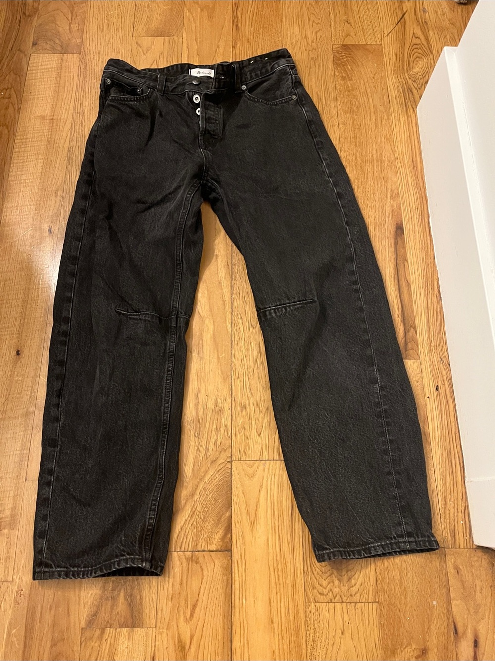 THE DARTED BARREL-LEG JEAN FROM MADEWELL 25